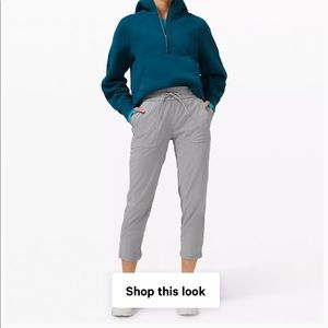 Like new Lululemon On the Move Crop Pants in Black - Size 2